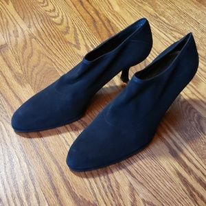 Stuart Weitzman Shapeshifter Black Suede